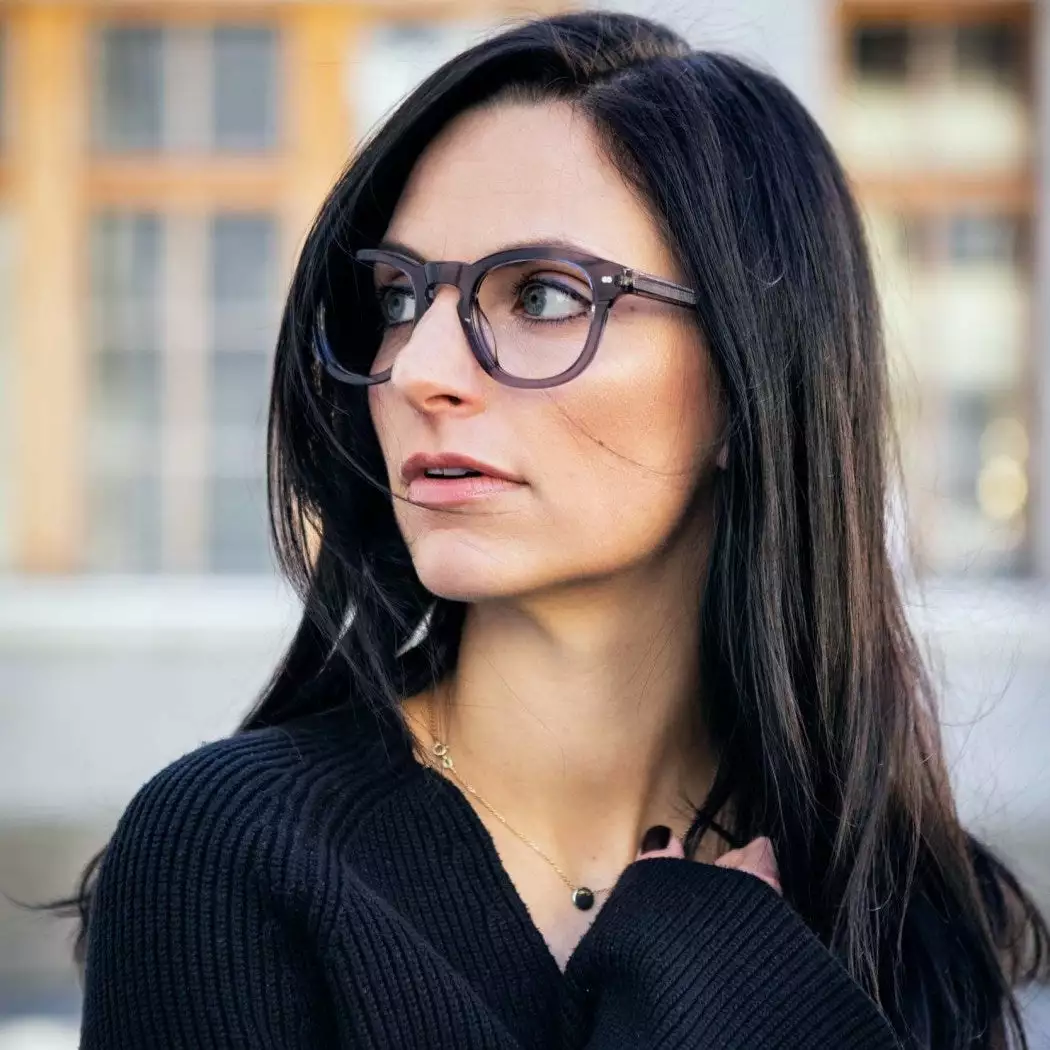 Christopher Cloos Passable – Grey Tonic Blue Light 8 Christopher Cloos Passable – Grey Tonic Blue Light