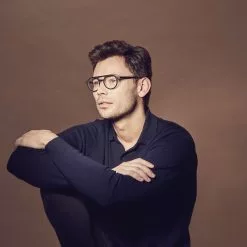 Christopher Cloos Larvotto – Noire Blue Light