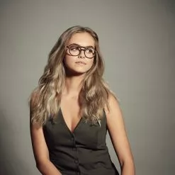 Christopher Cloos Larvotto – Noire Blue Light